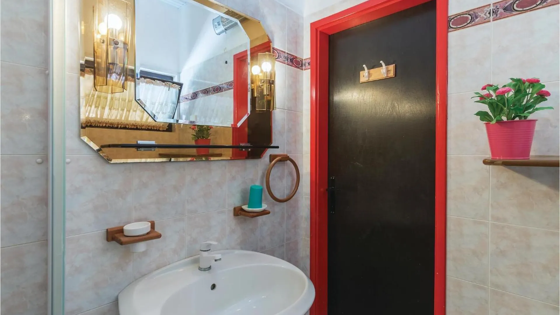 Amazing Apartment In Vodnjan With Kitchen