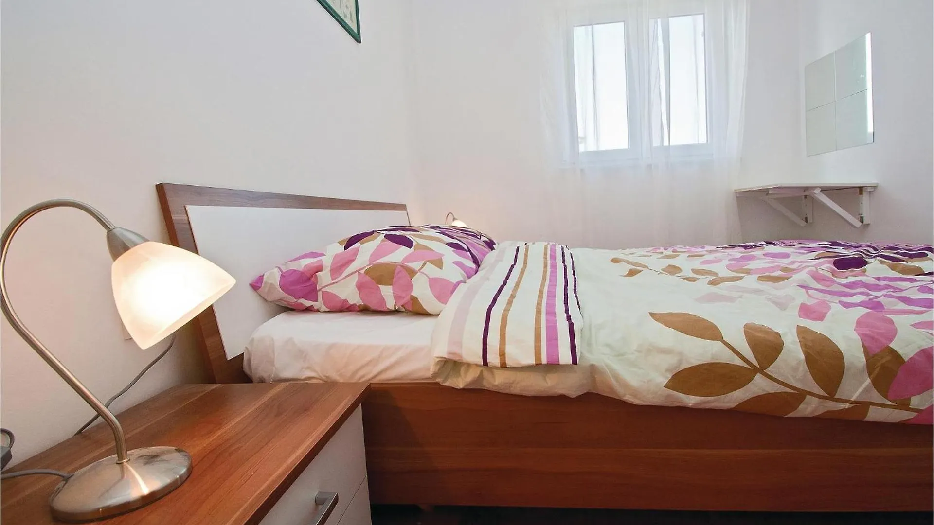 Amazing Apartment In Vodnjan With Kitchen